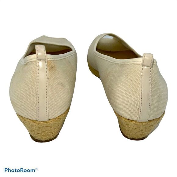 St. John’s Bay Women’s Cream Canvas Slip On Peep Toe Espadrille Wedge Flats 8 - Picture 6 of 14